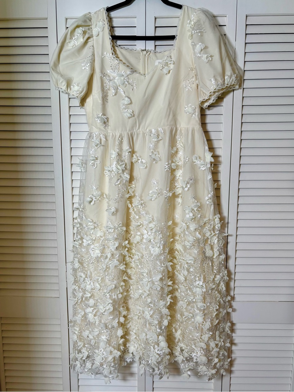 Boutique Just Me Ivory 3D Floral Embellished Appliqué Maxi/Midi Dress Size Large - Picture 6 of 11